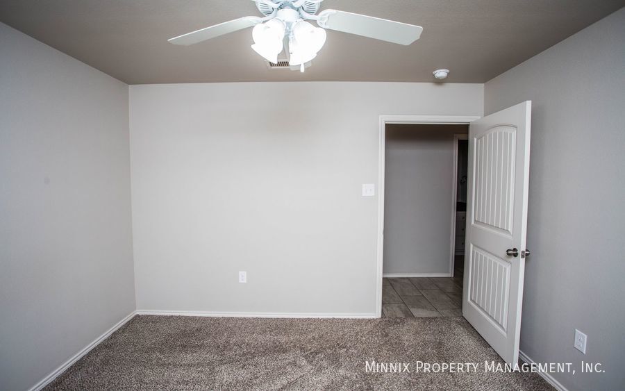 Building Photo - 2617 113th St