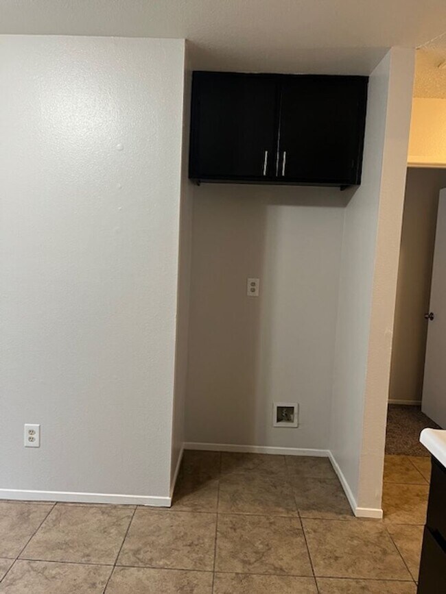 Building Photo - JR5904