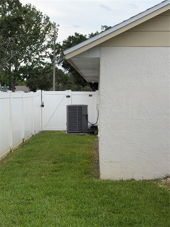 Building Photo - 3727 Dunwich Ave