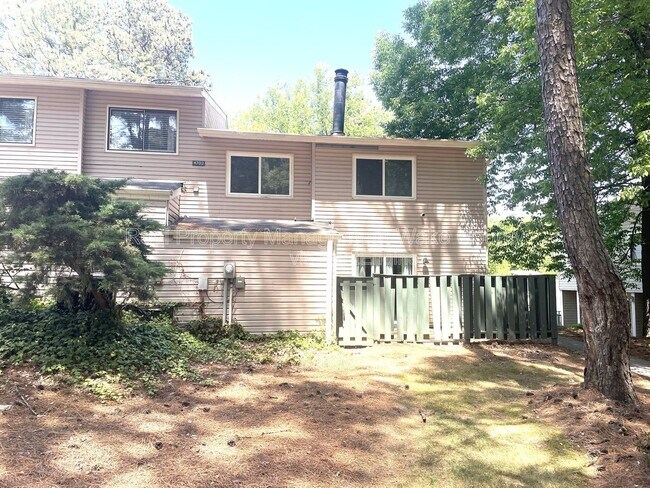 Building Photo - 4702 Walden Pond Dr