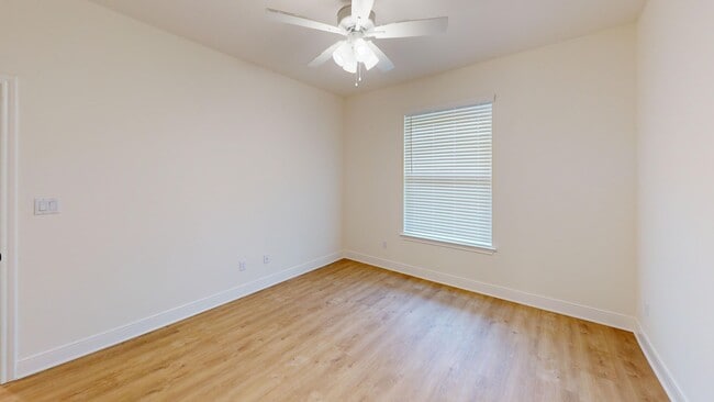 Building Photo - Bowie- 3BR/2BA w/ 2-car garage