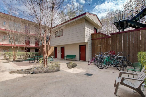 Walk to UT campus, gorgeous remodeled unit - Walk to UT campus,  gorgeous remodeled unit