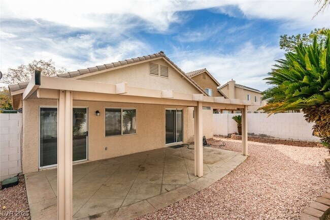 Building Photo - 744 Gritty Garnet Ave