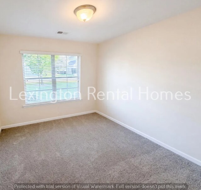 Building Photo - 152 Castlefield Dr