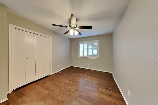Building Photo - 8538 Sparkling Springs Dr