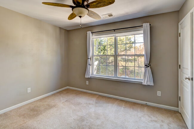 Building Photo - 417 River Park Road