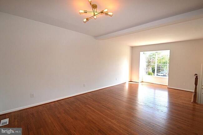 Building Photo - 13510 Nickleback Ct