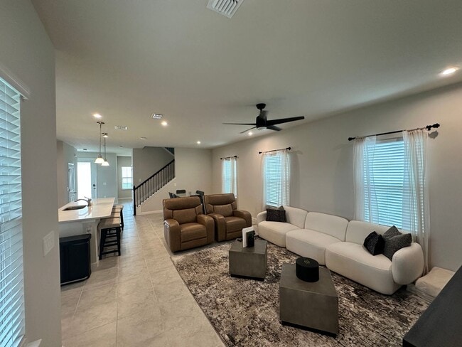 Building Photo - Beautiful Home For Rent in Apopka!