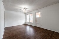 Building Photo - nre317