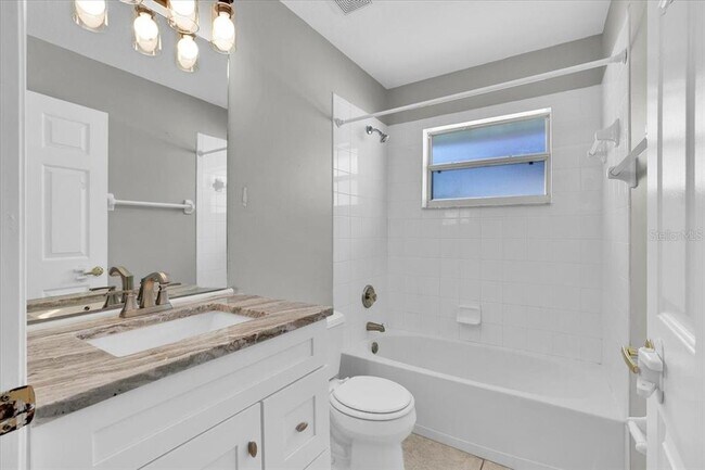 Building Photo - 112 Azalea Dr