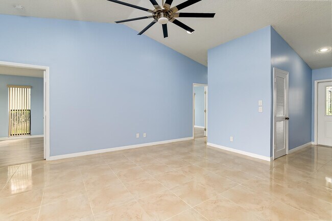 Building Photo - 4166 Gator Trace Villas Cir