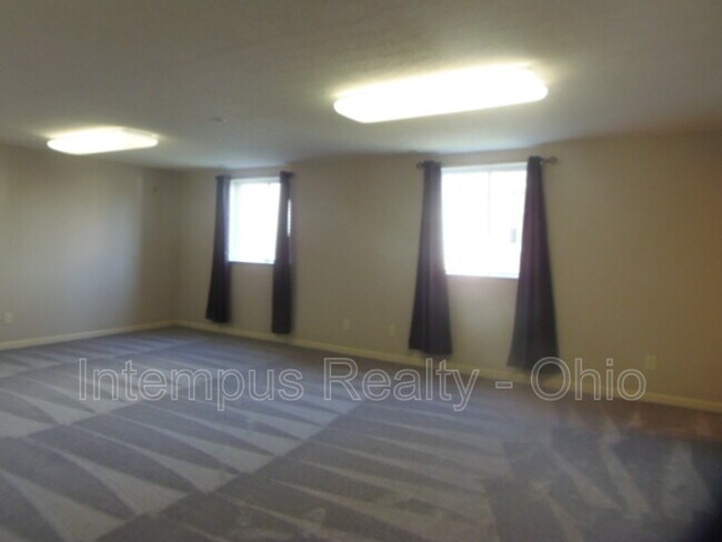 Building Photo - 516 Ironhorse Dr