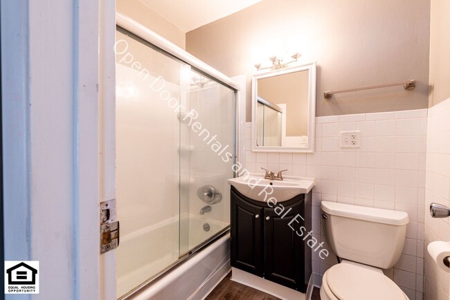 Building Photo - 4814 Blum Dr