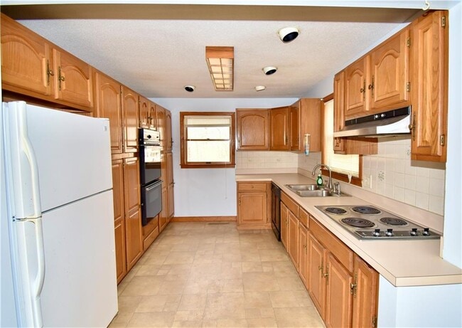 Building Photo - 10 Joanth Terrace