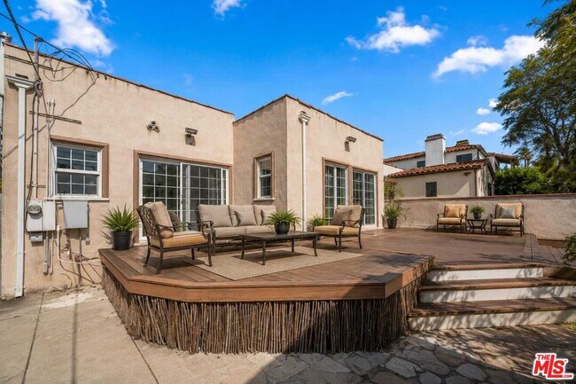 Building Photo - 138 N Hamel Dr