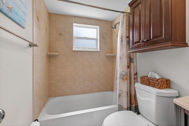 Building Photo - 406 Piedmont I