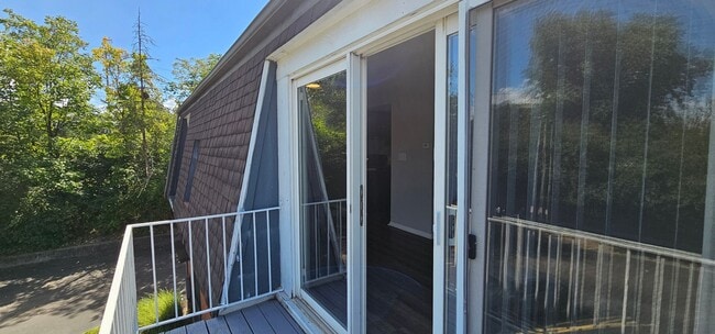 Building Photo - Spacious 1-Bedroom Apartment in Peaceful Kettering – Schedule a Tour Today!