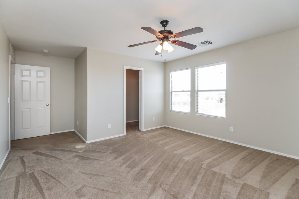 Building Photo - 6833 S 30th Ln