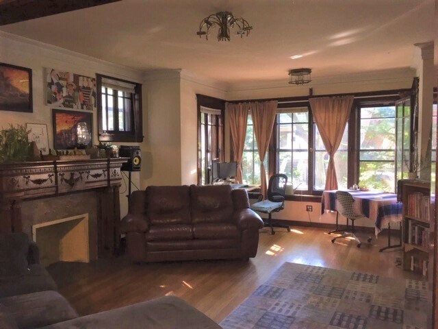 Building Photo - 3939 N Paulina St