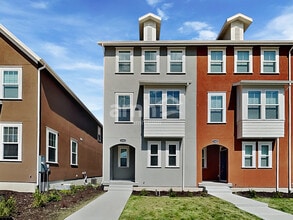 Building Photo - 11023 S Blue Bayou Dr