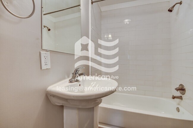 Building Photo - 625 27th St SW