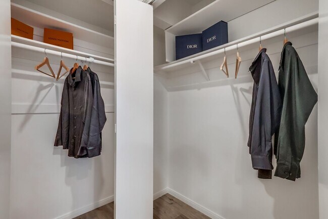 Building Photo - 1510 The Strand