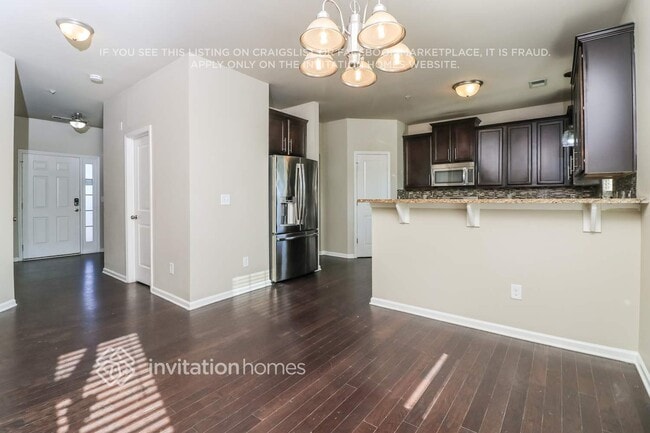 Building Photo - 1700 Summit Village Ln