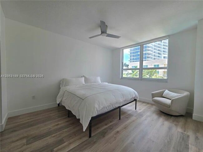 Building Photo - 2000 N Bayshore Dr