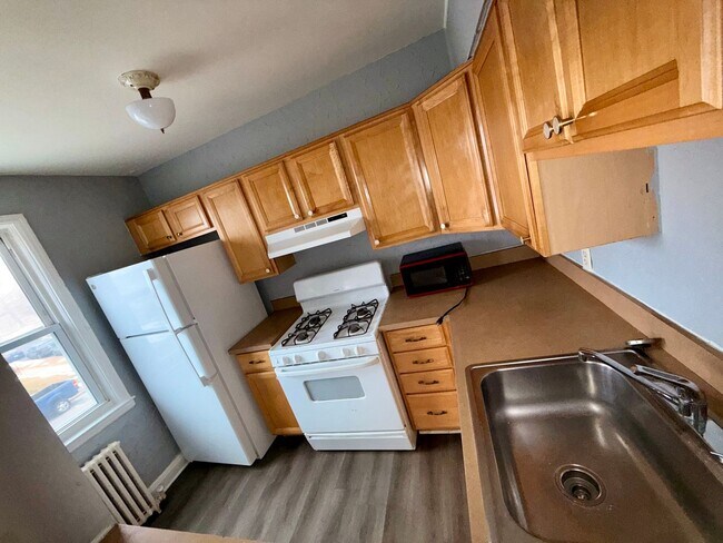 Building Photo - 4002 Edgewood Rd