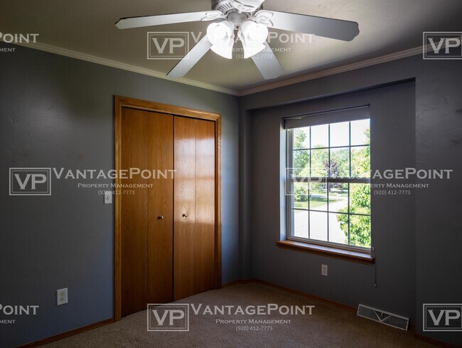 Building Photo - 515 Winding Waters Way