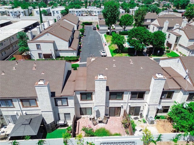 Building Photo - 821 S Cerritos Ave