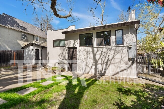 Building Photo - 4456 G St