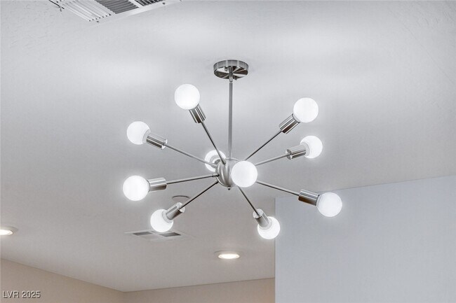 Building Photo - 237 Callen Falls Ave