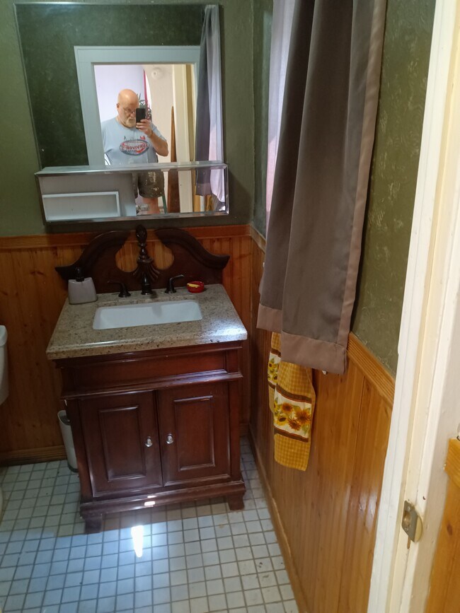 Building Photo - 2009 2nd St NE