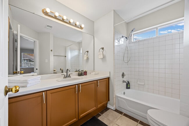 Building Photo - 5006 Acorn Grove Ct