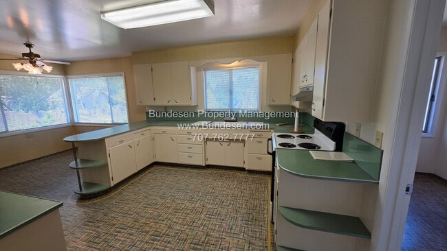 Building Photo - Spacious West Side Petaluma Home for Rent