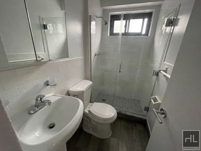 Building Photo - E 88th St