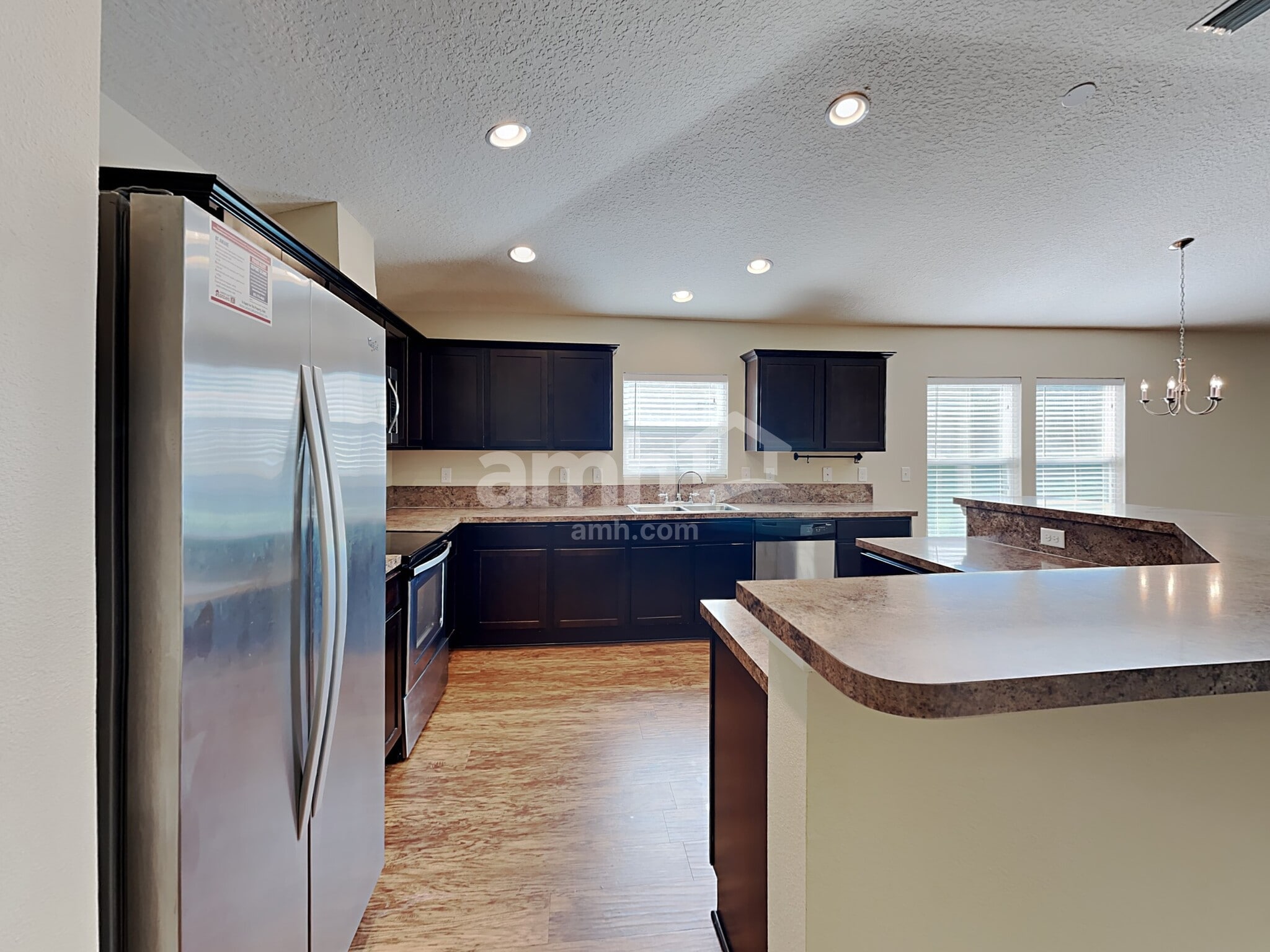 Building Photo - 563 Worcester Ct