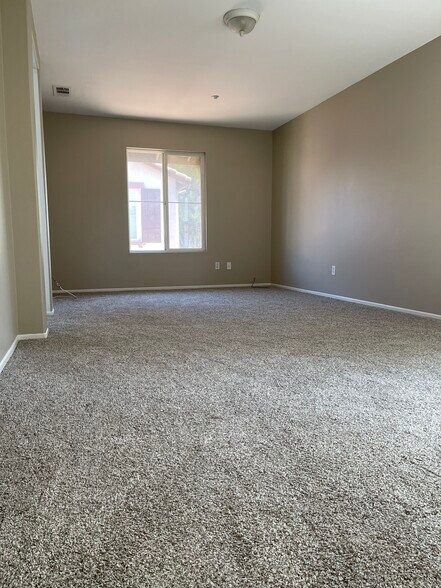 Building Photo - 33690 Willow Haven Ln