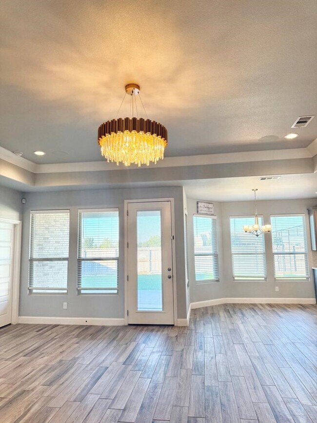 Building Photo - 3907 Yorkshire Dr