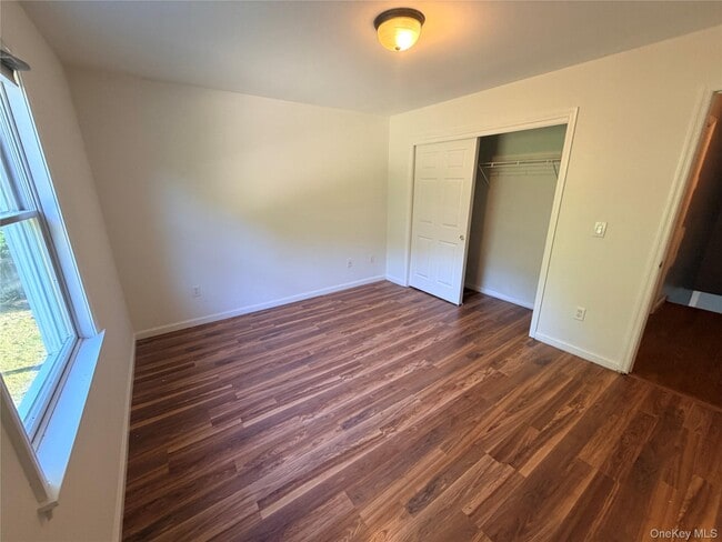 Building Photo - 484 N Magee St