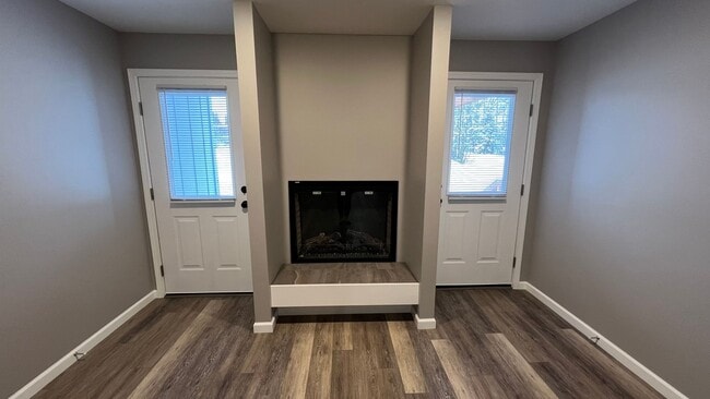 Building Photo - A charming ground floor apartment with (2)...