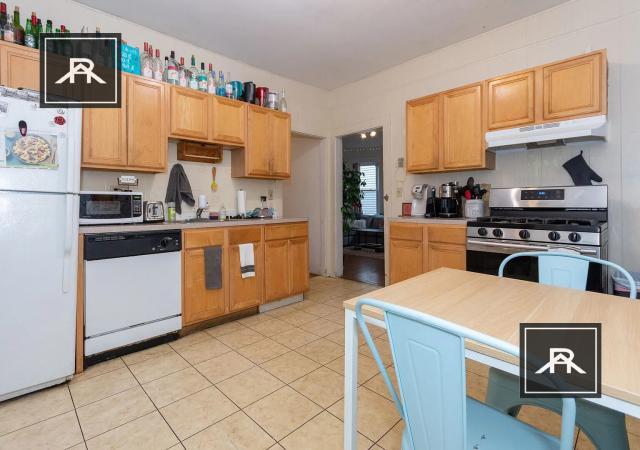 Primary Photo - 4 bedroom in Allston MA 02134