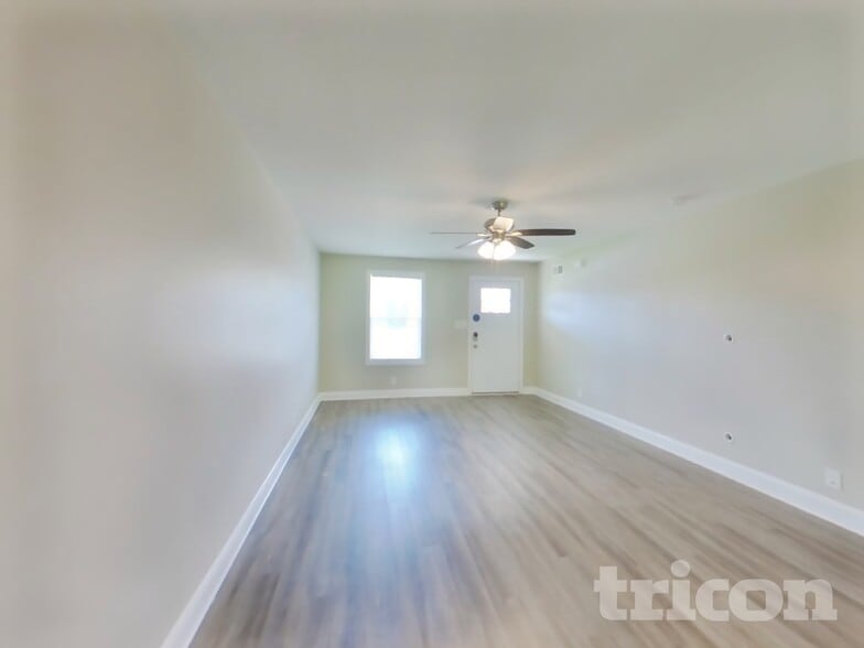 Building Photo - 633 Battery Ct