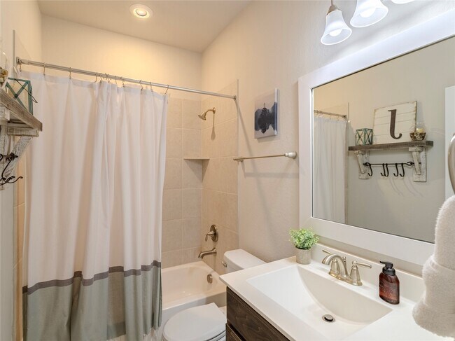 Building Photo - 10923 Texas Rose Dr