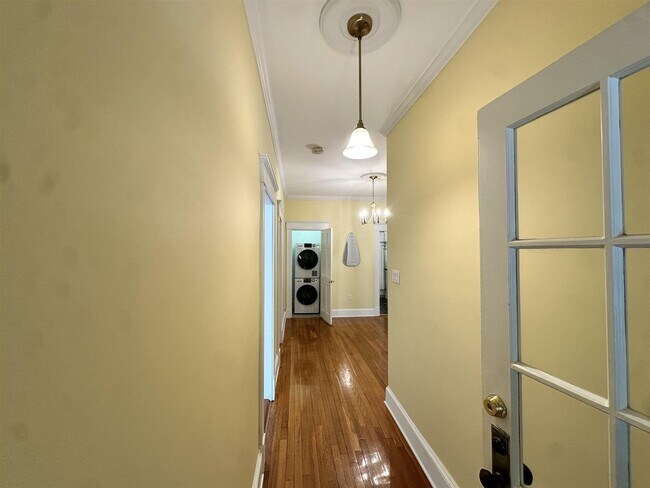 Building Photo - 273 Mason Terrace