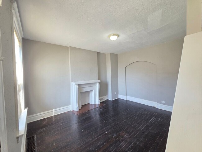 Building Photo - 3129-31 Keokuk St.