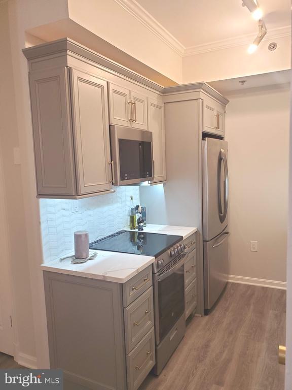 Building Photo - 1211 S Eads St