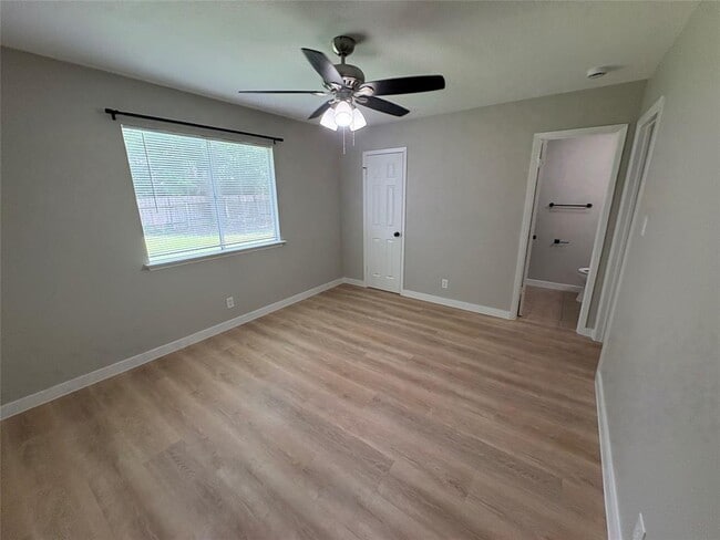 Building Photo - 817 Cactus Dr
