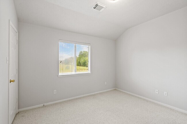 Building Photo - 4030 Chestnut Bend